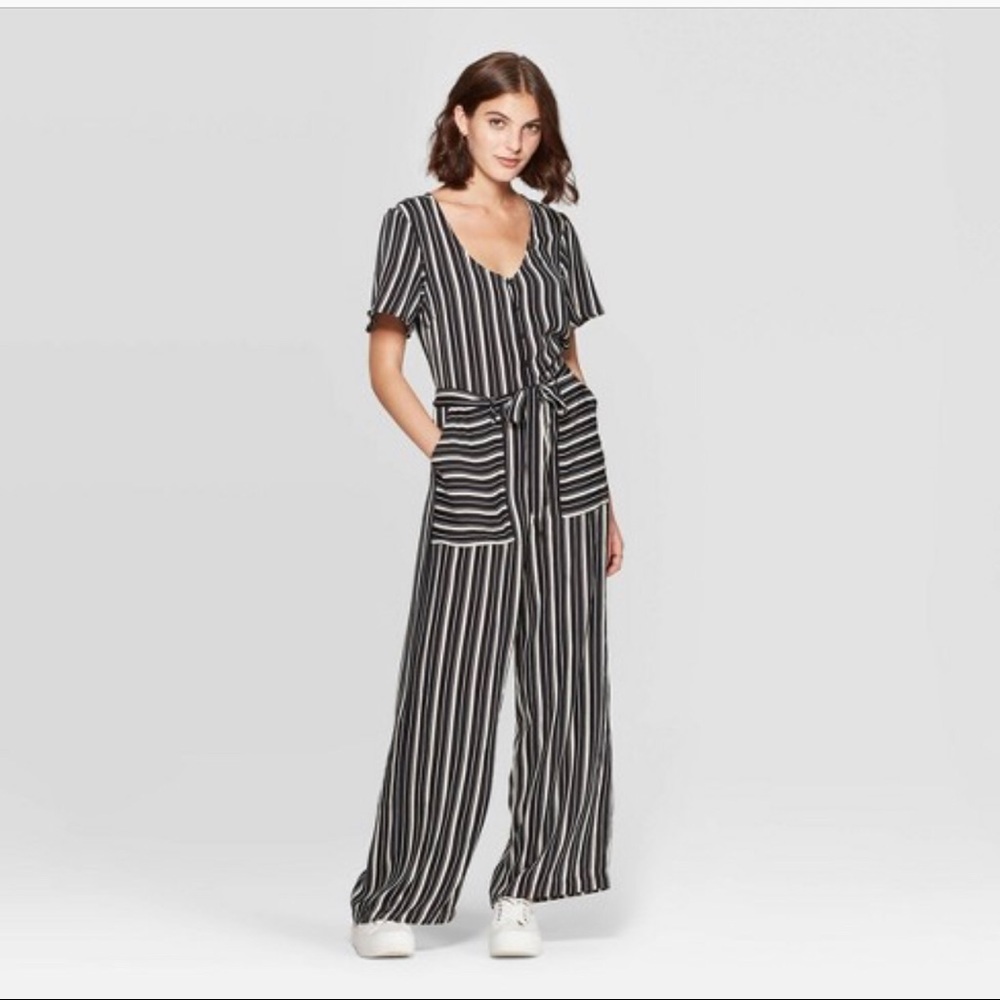 XS Xhilaration jumpsuit